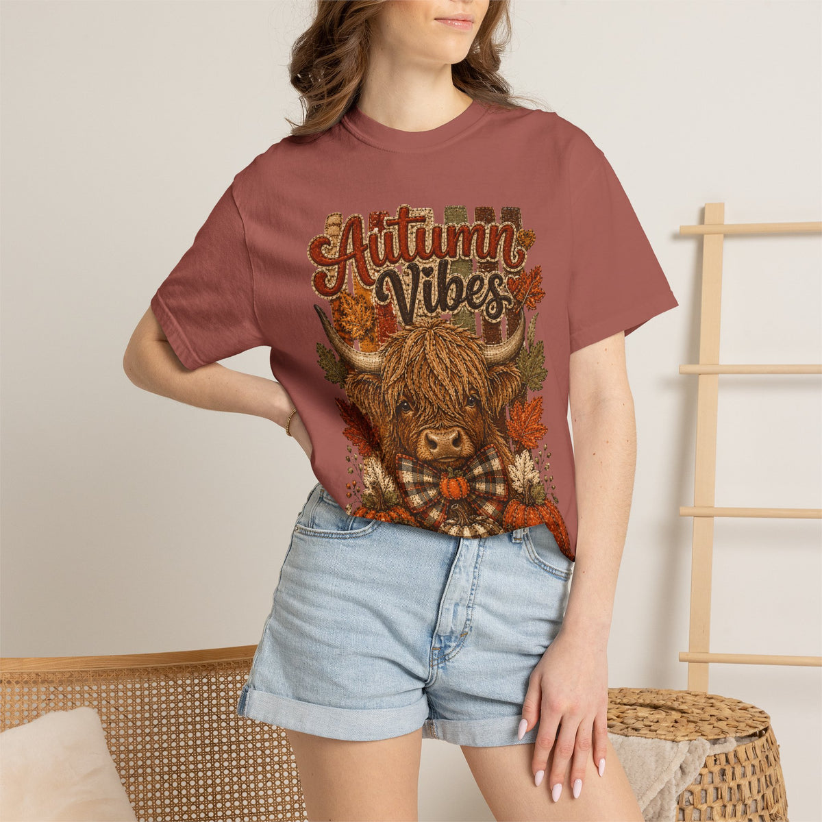 Autumn Vibes Highland Cow T-Shirt — Cute Fall Pumpkin Plaid Tee