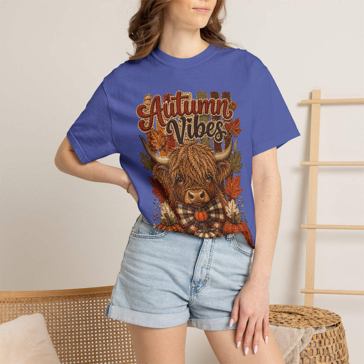 Autumn Vibes Highland Cow T-Shirt — Cute Fall Pumpkin Plaid Tee