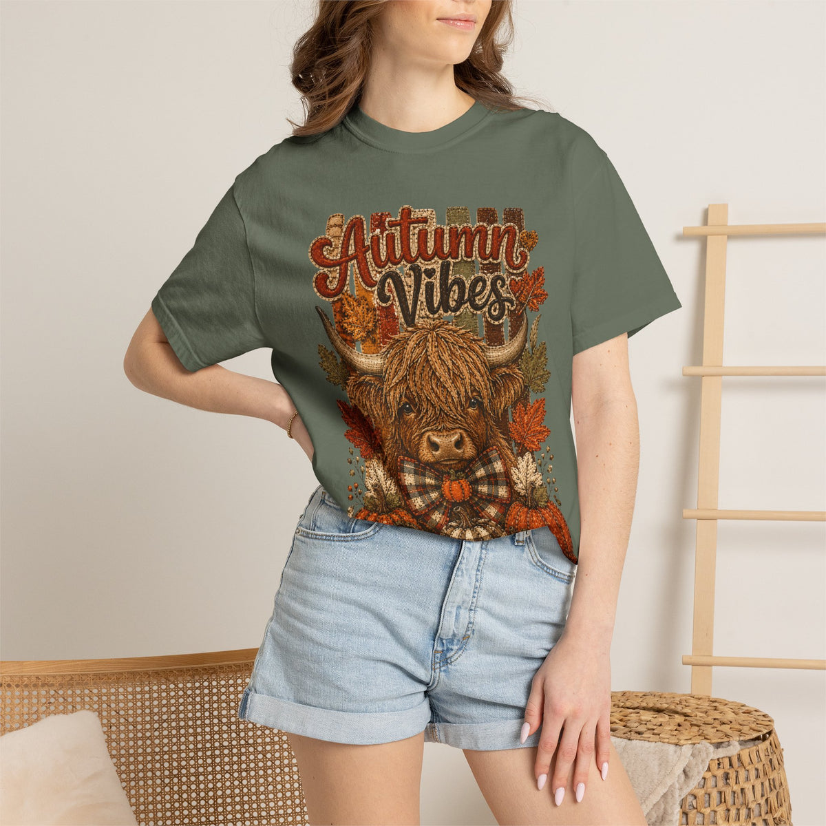 Autumn Vibes Highland Cow T-Shirt — Cute Fall Pumpkin Plaid Tee