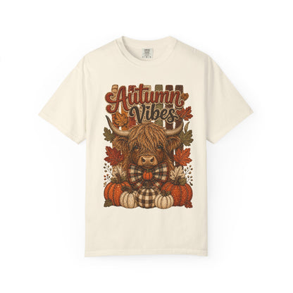 Autumn Vibes Highland Cow T-Shirt — Cute Fall Pumpkin Plaid Tee
