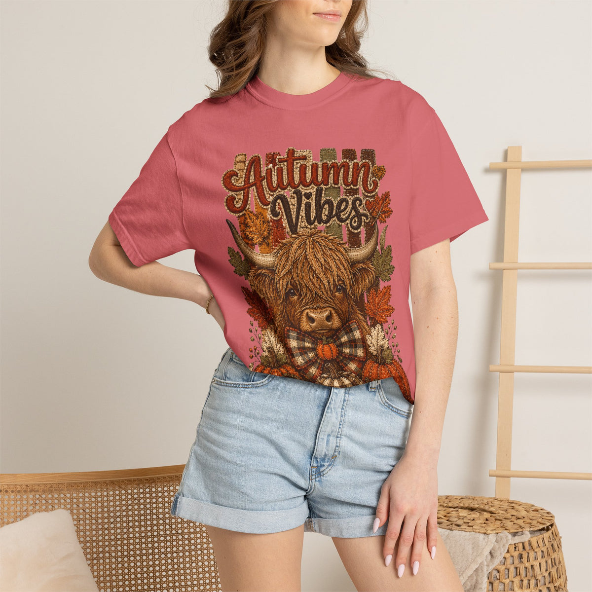 Autumn Vibes Highland Cow T-Shirt — Cute Fall Pumpkin Plaid Tee